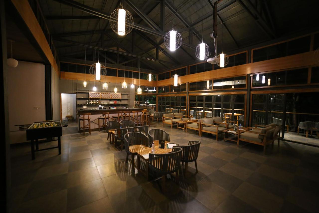 欢迎喜得来阿雅塔纳酒店 Somvārpet 外观 照片